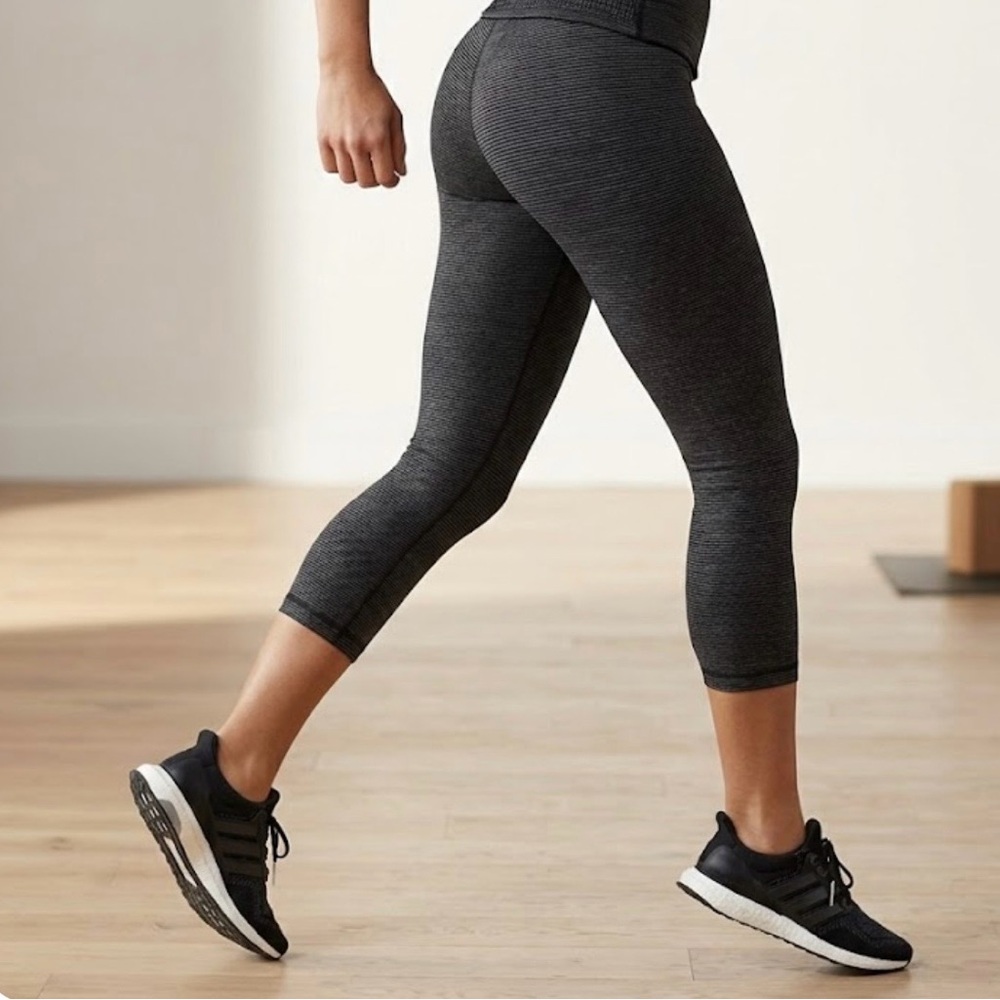 Lululemon Athletica Charcoal Capris